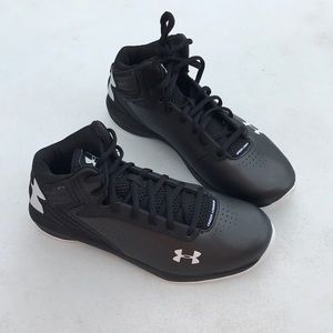 Under Armour BGS Torch size 6.5Y NWB sneakers